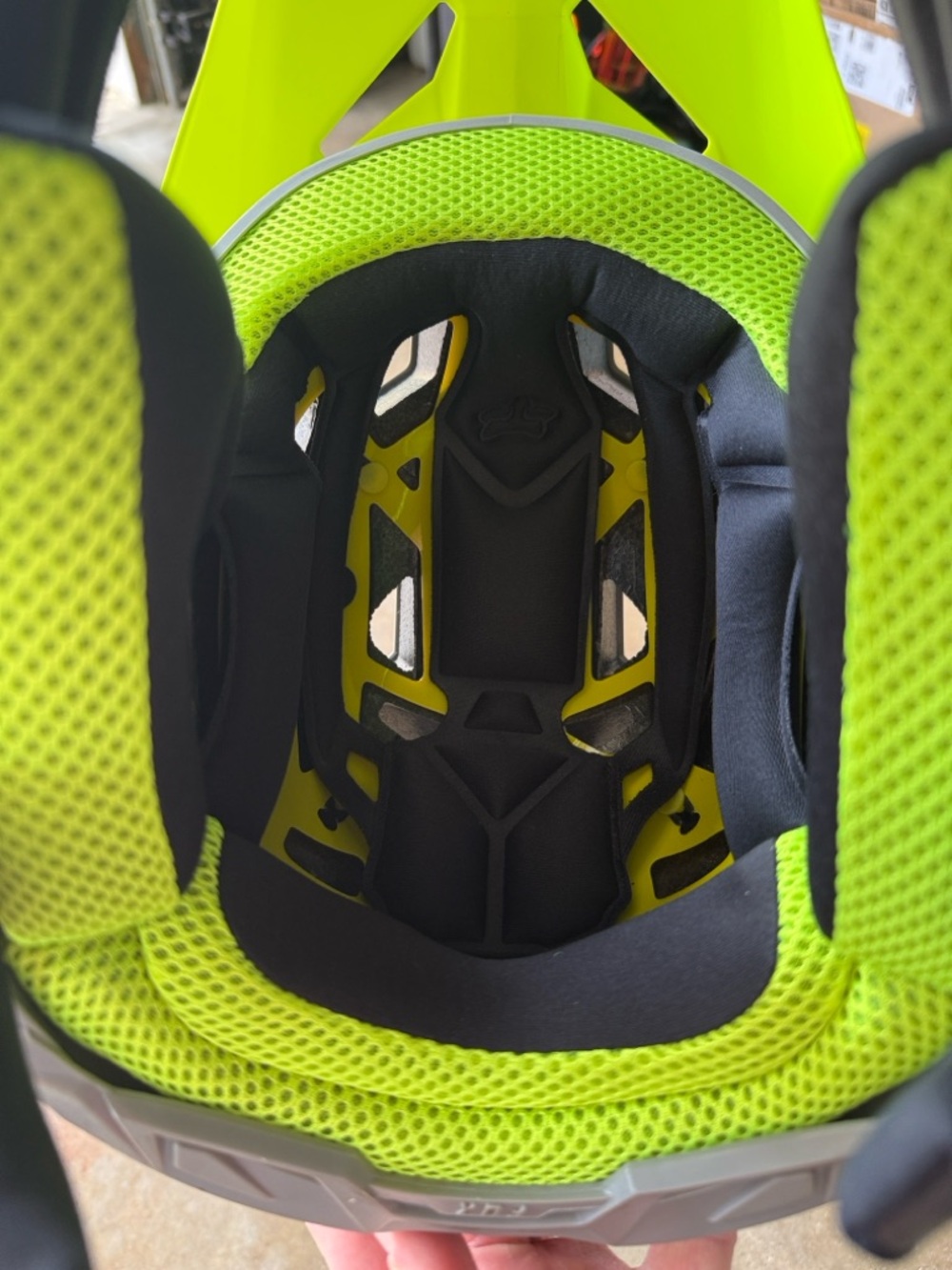 Fox Kids Full-Face Helmet in Neon Yellow and Gray - Picture 4 of 8